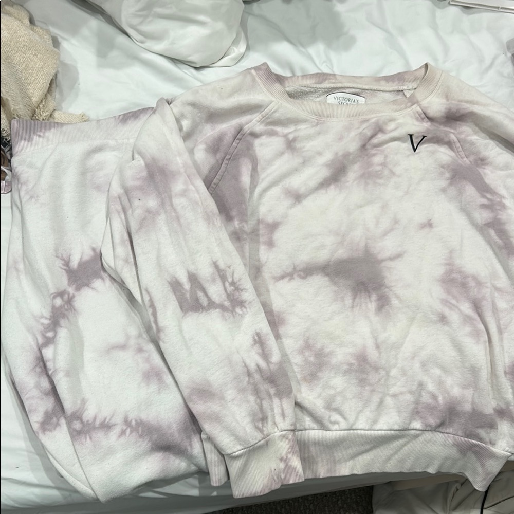 Women's Tie-Dye Sweatset